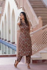 Women Grey Printed Straight Kurta With Trouser