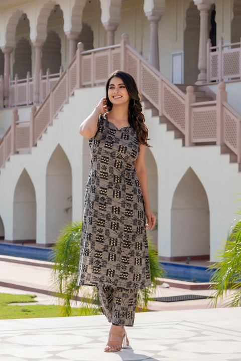 Women Grey Printed Straight Kurta With Trouser