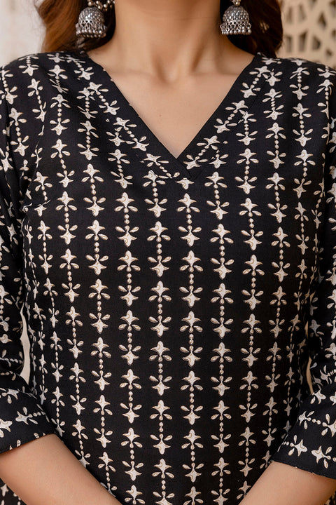 Women Black Printed Straight Kurta with Three Quarter Sleeves