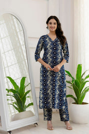 Women Blue Printed Straight Kurta And Trouser