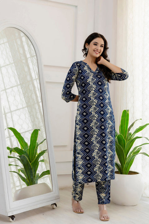 Women Blue Printed Straight Kurta And Trouser