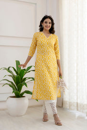 Women Yellow Printed Straight Kurta with Three Quarter Sleeves