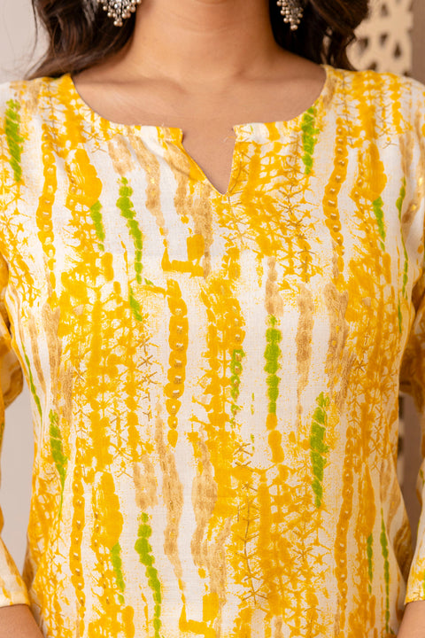 Women Yellow Printed Straight Kurta with Three Quarter Sleeves