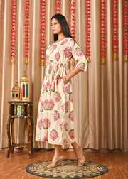 Women Off White & Blue Floral Printed Dress With Three Quarter Sleeves
