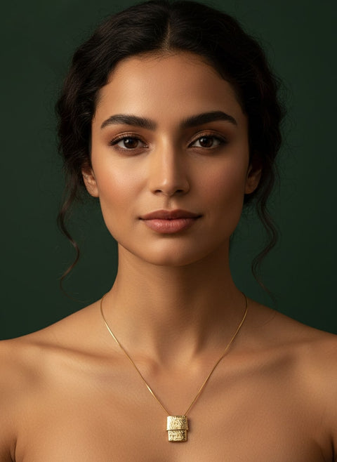 Classic Trendy Pandent Chain