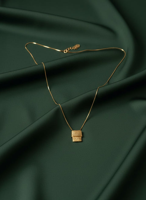 Classic Trendy Pandent Chain