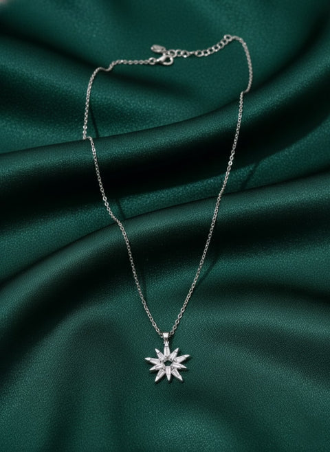 Classic Star Shaped Pandent With Chain