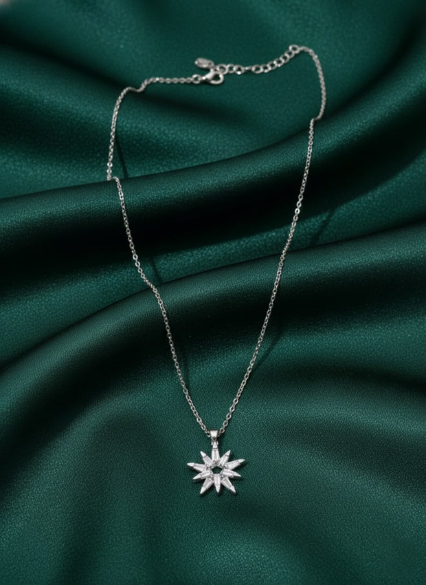 Classic Star Shaped Pandent With Chain