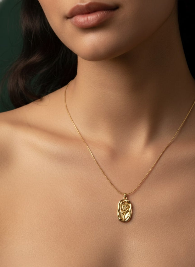 Antique Rose Design Pandent with Minimal Chain