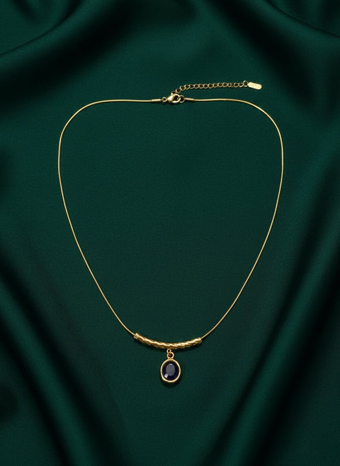 Antique Stone Studded Round Pendant With Chain