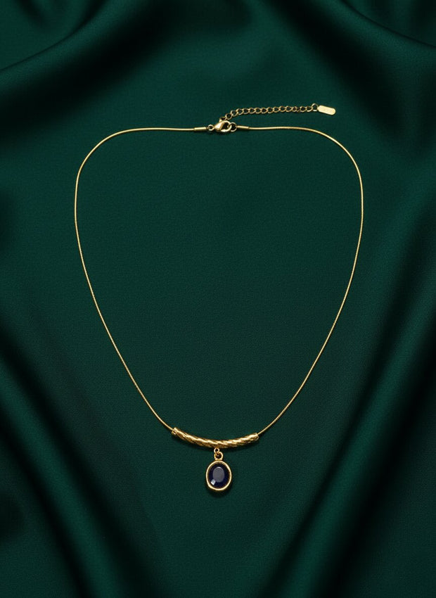 Antique Stone Studded Round Pendant With Chain