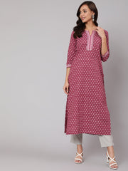 Women Mauve Printed Straight kurta With Three Quarter Sleeves