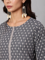 Women Grey Printed Straight kurta With Three Quarter Sleeves