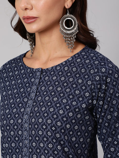 Women Blue Printed Straight kurta With Three Quarter Sleeves