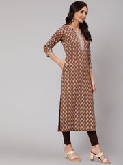 Women Brown Printed Straight kurta With Three Quarter Sleeves