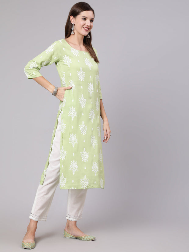 Women Green Printed Straight kurta With Three Quarter Sleeves