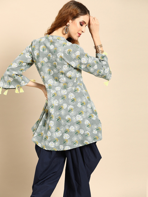 Women Grey  Printed Flared Floral Knitted Pure Cotton Kurti