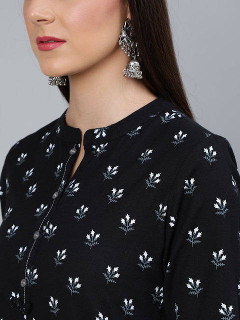 Women Black Floral Printed Straight Kurta with Three Quarter Sleeves