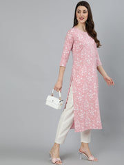 Women Pink Floral Printed Kurta With Three Quarter Sleeves