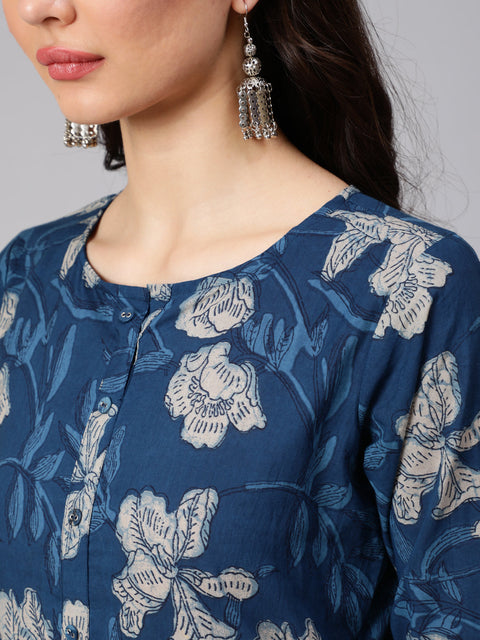 Women Blue Floral Printed Straight Kurta With Three Quarter Sleeves