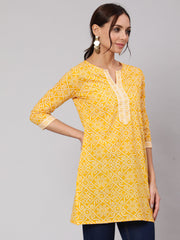 Women Yellow Bandhani Printe Straight Tunic