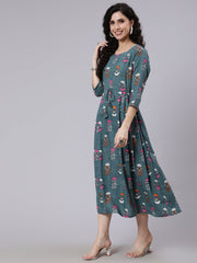 Women Green Floral Printed Flared Dress With Three Quarter Sleeeves