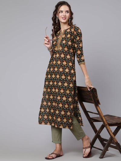 Women Black Printed straight kurta with three quarter sleeves