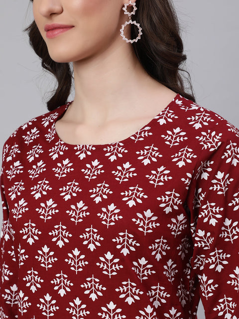 Women Maroon Printed Straight Kurta With Three Quarter Sleeves