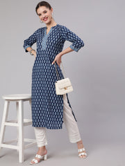 Women Blue Printed straight kurta with three quarter sleeves