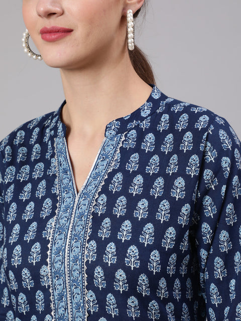 Women Blue Printed straight kurta with three quarter sleeves