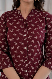Women Burgundy Printed Straight Tunic With Three Quarter Sleeves