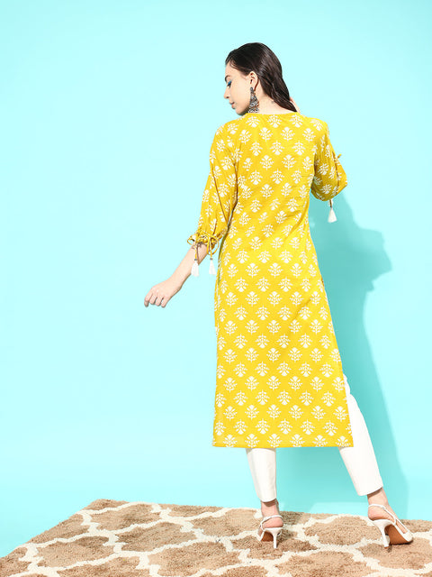 Women Yellow Straight Kurta With Three Quarter Sleeves