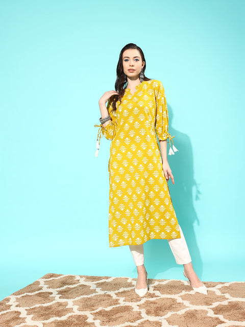 Women Yellow Straight Kurta With Three Quarter Sleeves