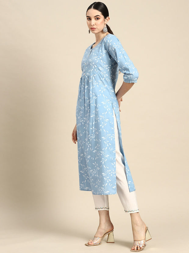 Wome Blue Printed Flared Kurta With Three quarter Sleeves