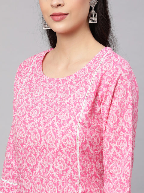 Women Pink Printed straight kurta with three quarter sleeves