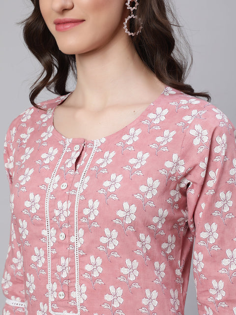 Women Pink Printed straight kurta with three quarter sleeves