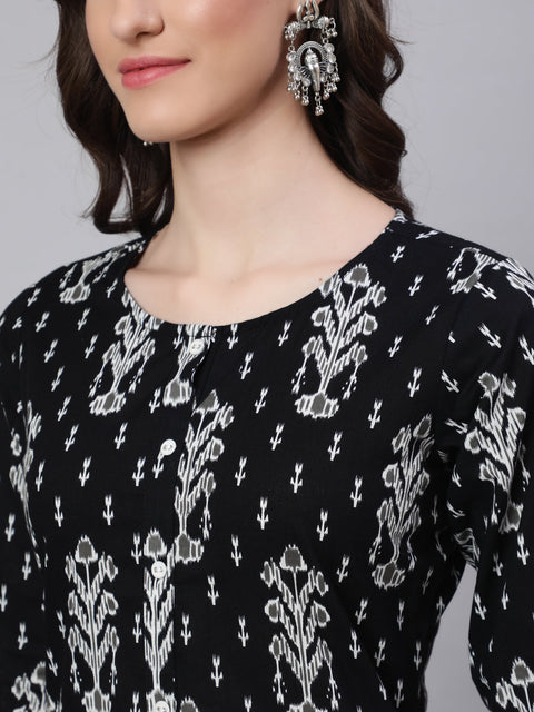 Women Black Printed straight Kurta With three qurter sleeves