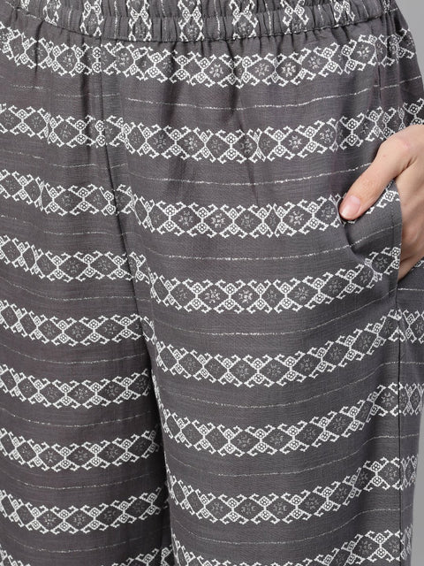 Women Steel Grey Three-Quarter Sleeves Printed Kurta-Palazzo with pockets and Face Mask