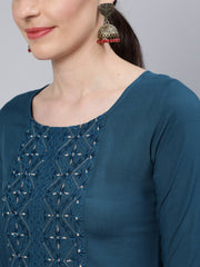 Women Teal Blue Embroidered Straight Kurta with Three Quarter Sleeves