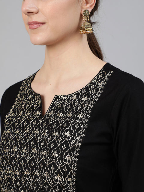 Women Black Embroidered Straight Kurta With Three Quarter Sleeves