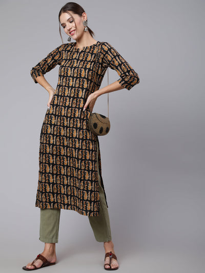 Women Black Printed straight kurta with three quarter sleeves