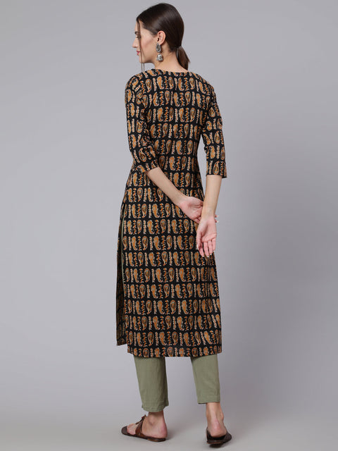 Women Black Printed straight kurta with three quarter sleeves