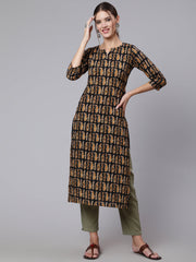 Women Black Printed straight kurta with three quarter sleeves
