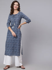 Women Blue Printed straight kurta with three quarter sleeves