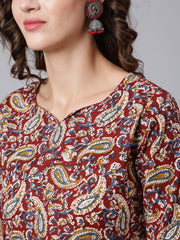 Women Maroon Printed straight kurta with three quarter sleeves