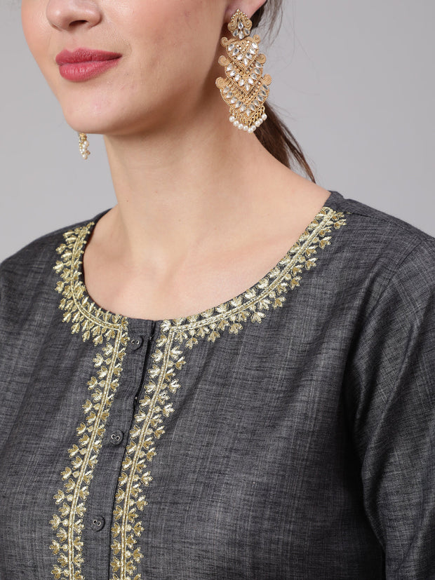 Women Grey Embridered Straight Kurta With Three Quarter Sleeves