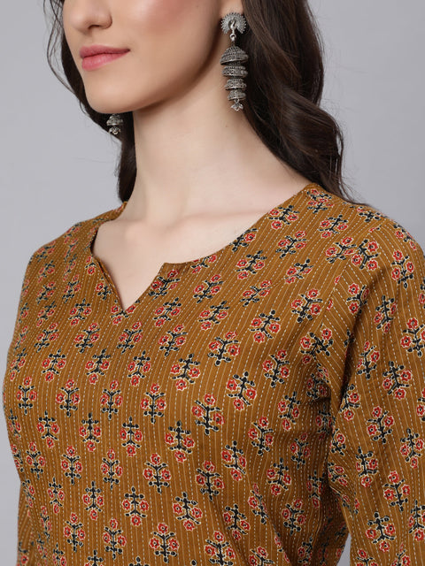 Women Yellow Printed straight Kurta With three qurter sleeves