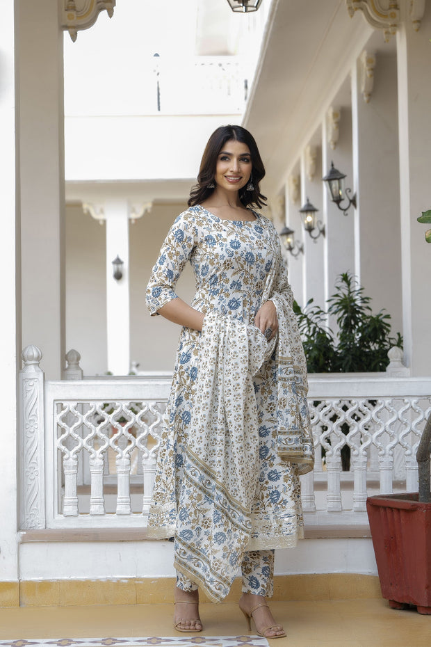 Women Off-White Floral Printed Flared Kurta With Trouser And Dupatta