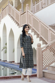 Women Black Ikat Printed Straight V-Neck Kurta