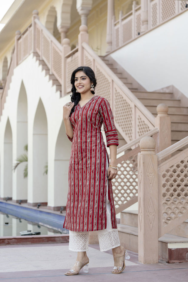 Women Maroon Ikat Printed Straight V-Neck Kurta